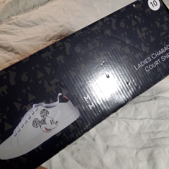 SOLD......New Mickey Mouse Court Sneakers, sz 10 - Picture 2 of 6